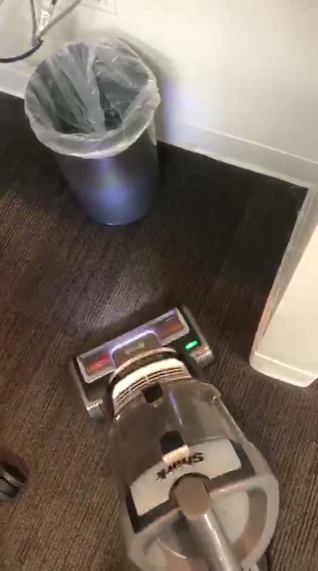 Vacuuming & detailing
