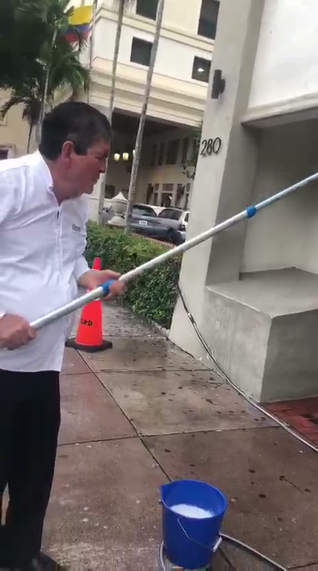 Facade cleaning